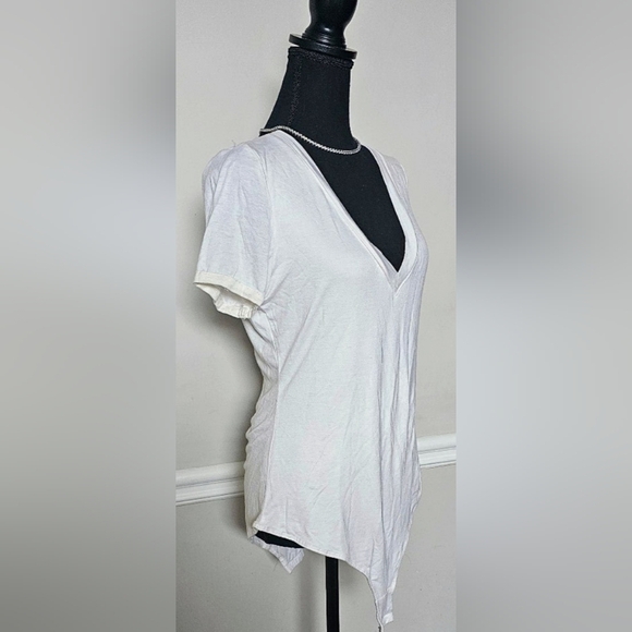 XLarge Women's Ivory V-Neck Bodysuit - Picture 2 of 5